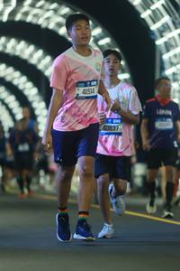 BIB: 41514, 40837
                            <button type="button" onclick="openModal(21219250)" class="btn btn-primary btn-sm float-right btn-popup" data-toggle="modal" data-target=".modal-high-quality">
                        <i class="fas fa-shopping-cart"></i> Add to Cart
                    </button>
                                            <button type="button" onclick="isThisMe(21219250, true)" class="btn btn-success btn-sm float-right btn-popup btn-isme hidden" data-toggle="tooltip" data-placement="bottom" title="นี่คือรูปของคุณใช่ไหม คลิกที่นี่เพื่อเอาเข้าอัลบั้ม">
                        <i class="fas fa-plus"></i> Add to album
                    </button>
                    <button type="button" onclick="isThisMe(21219250, false)" class="btn btn-warning btn-sm float-right btn-popup btn-isnotme hidden">
                        <i class="fas fa-ban"></i> Remove from album
                    </button>